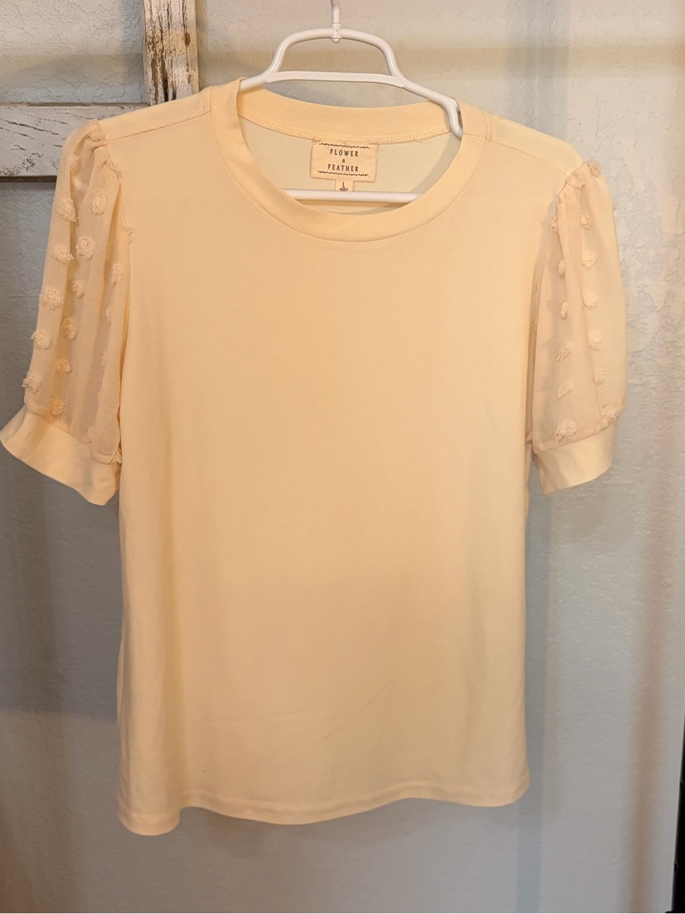 Flower + Feather Cream Puff-Sleeve Tee